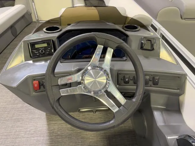 Slide: The Image of Bennington S L-Bench 22 SLJ Pontoon 2025 - 13