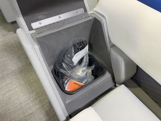 Slide: The Image of Bennington S L-Bench 22 SLJ Pontoon 2025 - 7