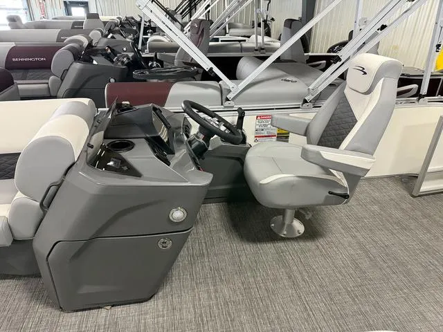 Slide: The Image of Bennington S L-Bench 20 SL Pontoon 2025 - 13