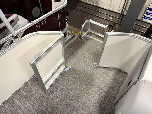 Slide: The Image of Bennington S L-Bench 20 SL Pontoon 2025 - 28