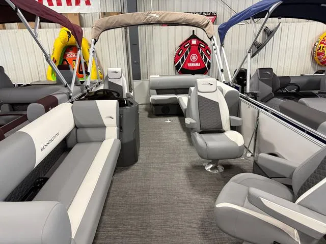 Slide: The Image of Bennington S L-Bench 20 SL Pontoon 2025 - 3
