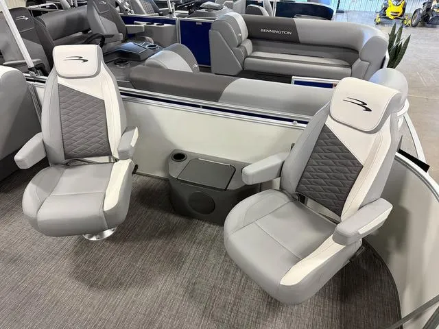Slide: The Image of Bennington S L-Bench 20 SL Pontoon 2025 - 6