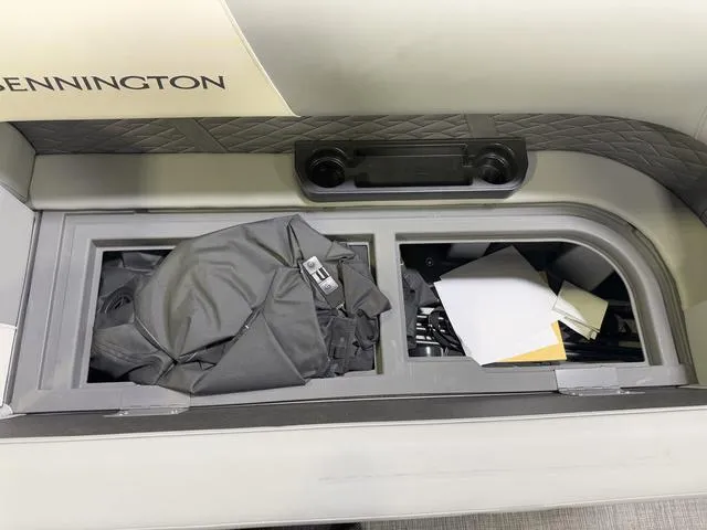 Slide: The Image of Bennington S L-Bench 22 SLJ Pontoon 2025 - 6