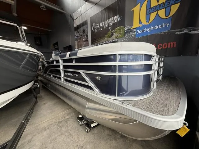 Slide: The Image of Bennington 20SL - L Bench - Pontoon 2025 - 1