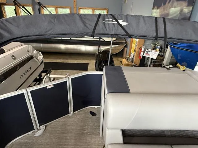 Slide: The Image of Bennington 20SL - L Bench - Pontoon 2025 - 19