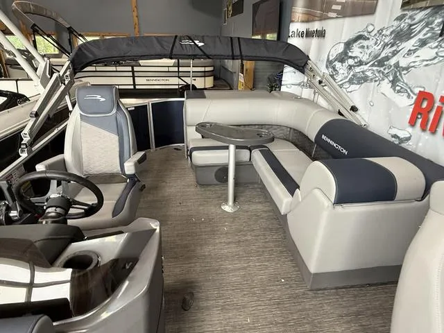 Slide: The Image of Bennington 20SL - L Bench - Pontoon 2025 - 2