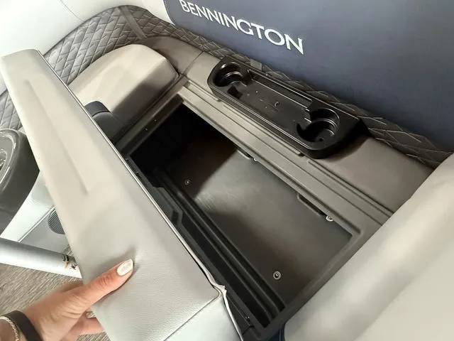 Slide: The Image of Bennington 20SL - L Bench - Pontoon 2025 - 23