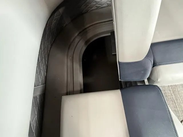 Slide: The Image of Bennington 20SL - L Bench - Pontoon 2025 - 24