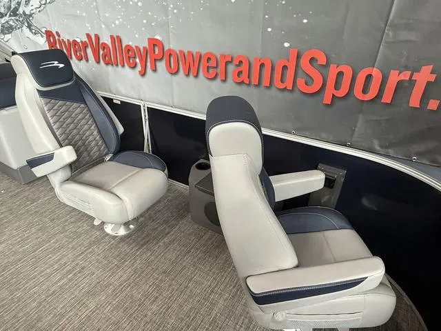 Slide: The Image of Bennington 20SL - L Bench - Pontoon 2025 - 7