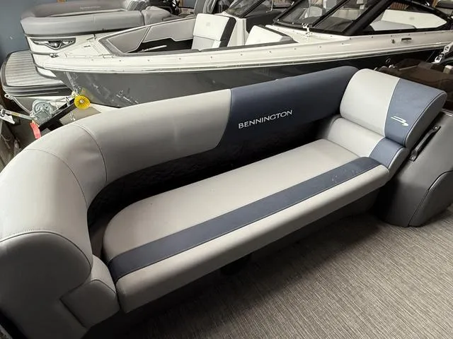 Slide: The Image of Bennington 20SL - L Bench - Pontoon 2025 - 8