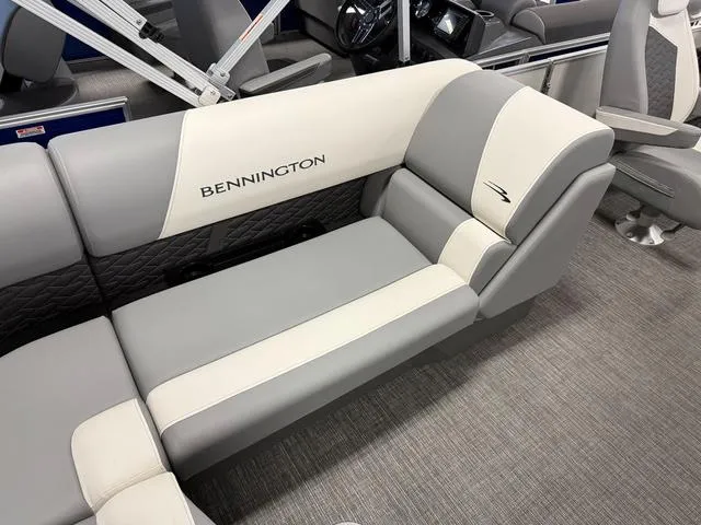 Slide: The Image of Bennington S L-Bench 20 SL Pontoon 2025 - 20