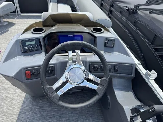 Slide: The Image of Bennington S L-Bench 22 SLJ Pontoon 2025 - 12