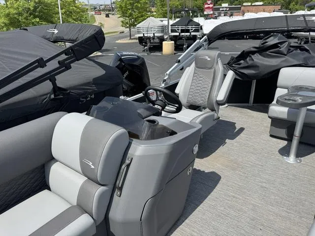 Slide: The Image of Bennington S L-Bench 22 SLJ Pontoon 2025 - 9