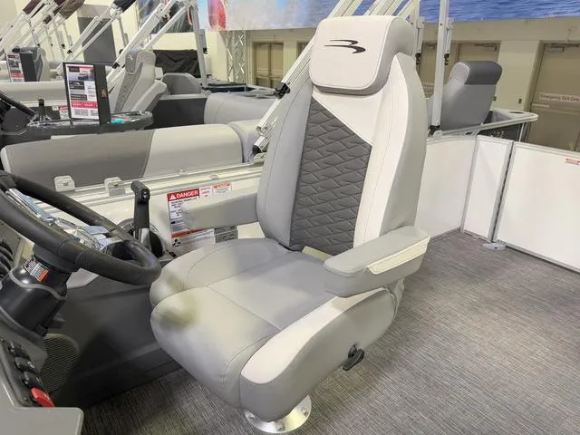 Slide: The Image of Bennington S L-Bench 22 SLJ Pontoon 2025 - 12