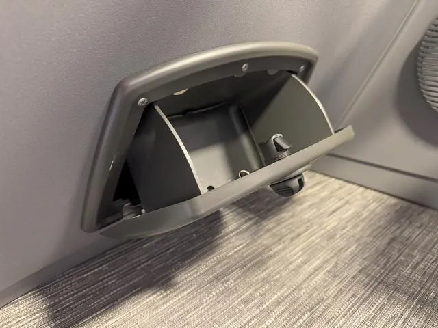 Slide: The Image of Bennington S L-Bench 22 SLJ Pontoon 2025 - 19