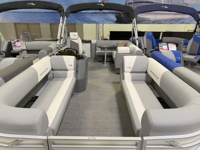 Slide: The Image of Bennington S L-Bench 22 SLJ Pontoon 2025 - 4