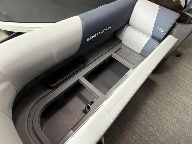 Slide: The Image of Bennington 20SL - L Bench - Pontoon 2025 - 10
