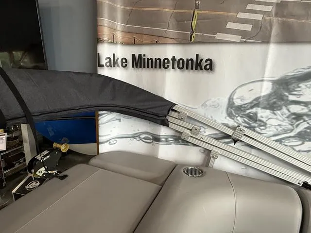 Slide: The Image of Bennington 20SL - L Bench - Pontoon 2025 - 14