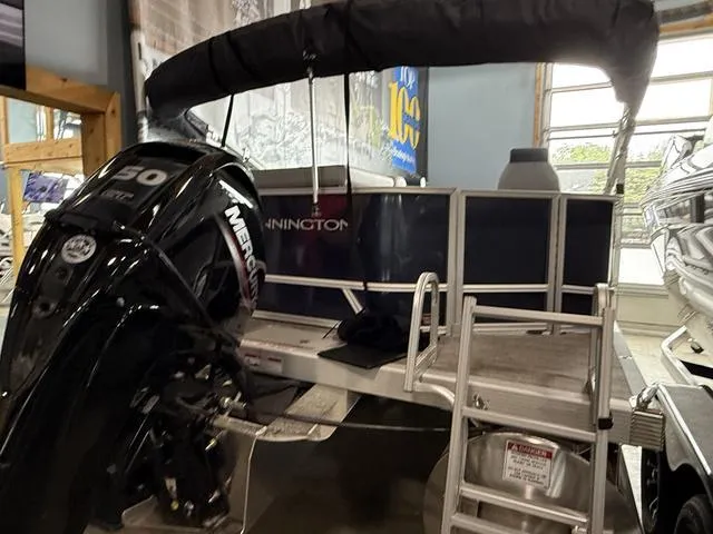 Slide: The Image of Bennington 20SL - L Bench - Pontoon 2025 - 17