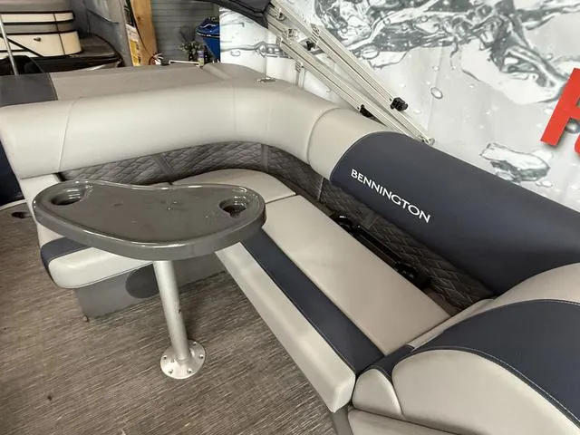 Slide: The Image of Bennington 20SL - L Bench - Pontoon 2025 - 18