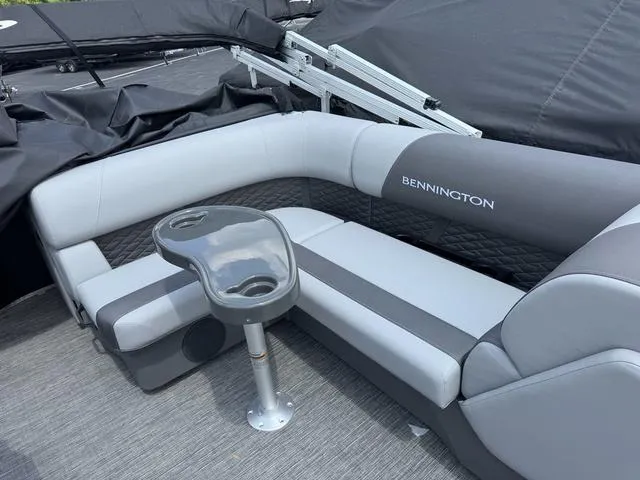 Slide: The Image of Bennington S L-Bench 22 SLJ Pontoon 2025 - 13