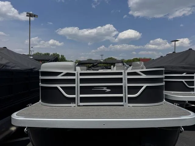 Slide: The Image of Bennington S L-Bench 22 SLJ Pontoon 2025 - 3