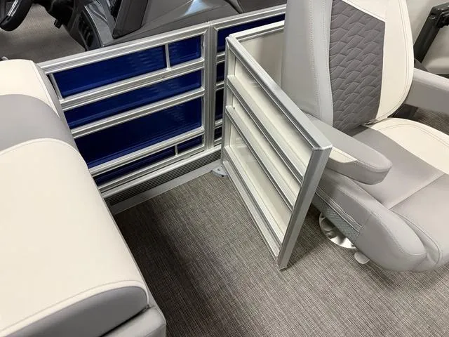 Slide: The Image of Bennington S L-Bench 20 SL Pontoon 2025 - 12