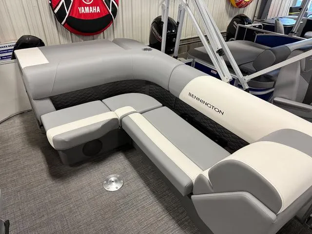 Slide: The Image of Bennington S L-Bench 20 SL Pontoon 2025 - 19