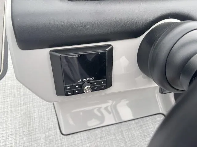 Slide: The Image of Harris Sunliner 250 SLDH 2025 - 10