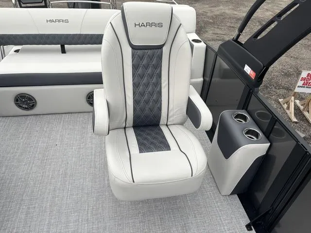 Slide: The Image of Harris Sunliner 250 SLDH 2025 - 14