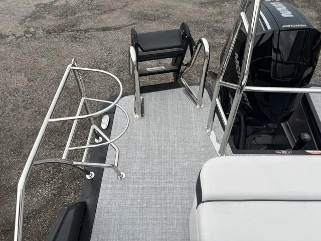 Slide: The Image of Harris Sunliner 250 SLDH 2025 - 18