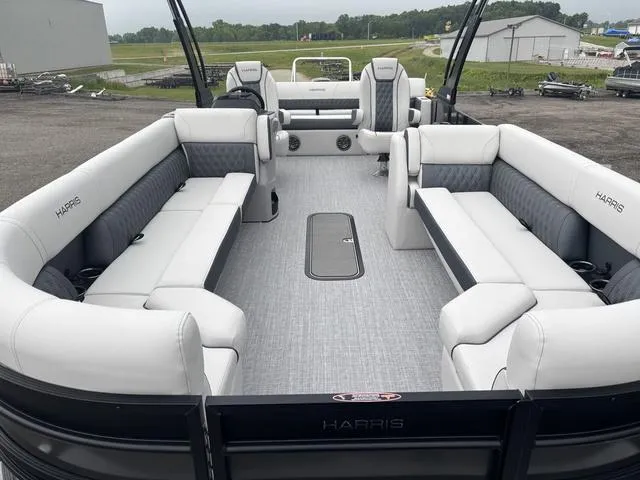 Slide: The Image of Harris Sunliner 250 SLDH 2025 - 4