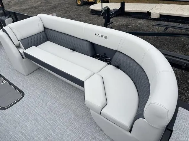 Slide: The Image of Harris Sunliner 250 SLDH 2025 - 6