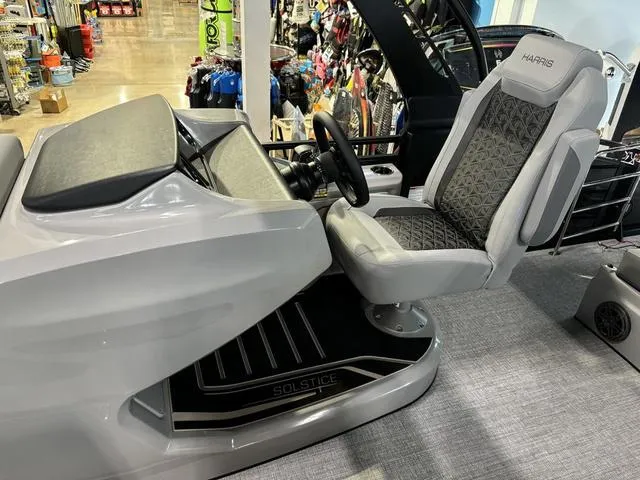 Slide: The Image of Harris Solstice 230 SLDH 2025 - 6