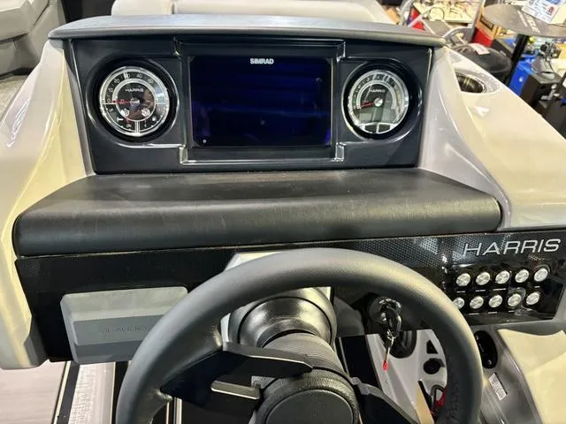 Slide: The Image of Harris Solstice 230 SLDH 2025 - 7