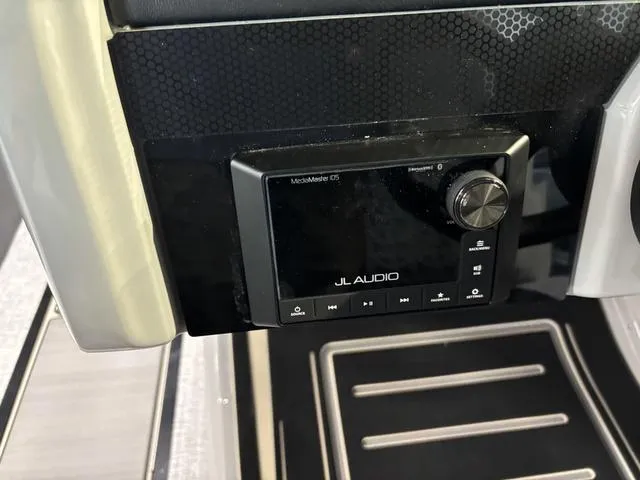 Slide: The Image of Harris Solstice 230 SLDH 2025 - 8