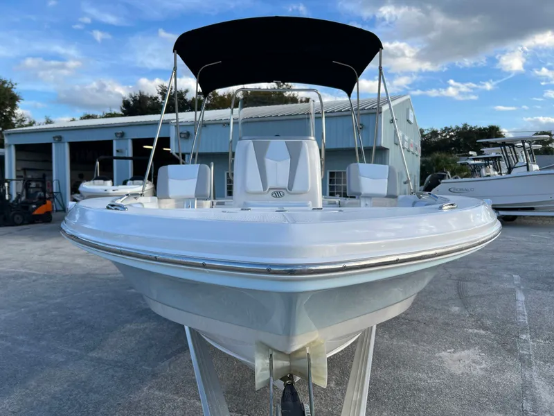 Slide: The Image of Robalo 206 Cayman 2024 - 2