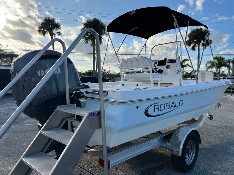 Slide: The Image of Robalo 206 Cayman 2024 - 5