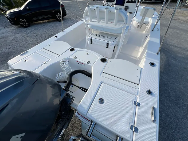 Slide: The Image of Robalo 206 Cayman 2024 - 8