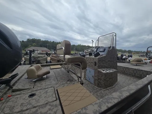 Slide: The Image of Xpress H210B 2025 - 11