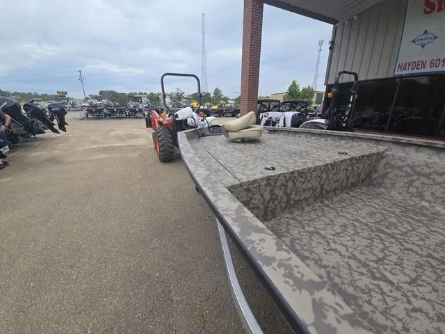 Slide: The Image of Xpress H210B 2025 - 20