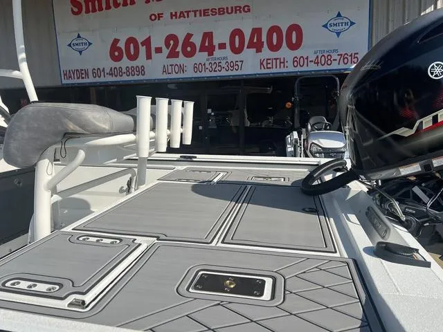 Slide: The Image of Avid 20 ROUGE 2025 - 11