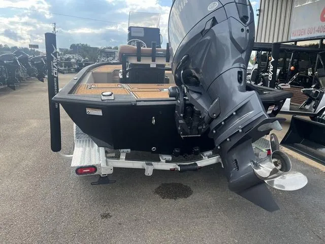 Slide: The Image of Avid 21 FSX 2025 - 10