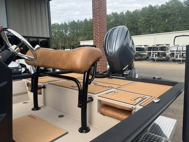 Slide: The Image of Avid 21 FSX 2025 - 19