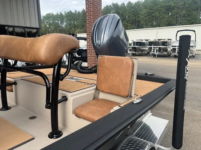 Slide: The Image of Avid 21 FSX 2025 - 20