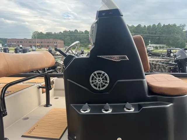 Slide: The Image of Avid 21 FSX 2025 - 6