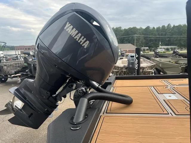 Slide: The Image of Avid 21 FSX 2025 - 7