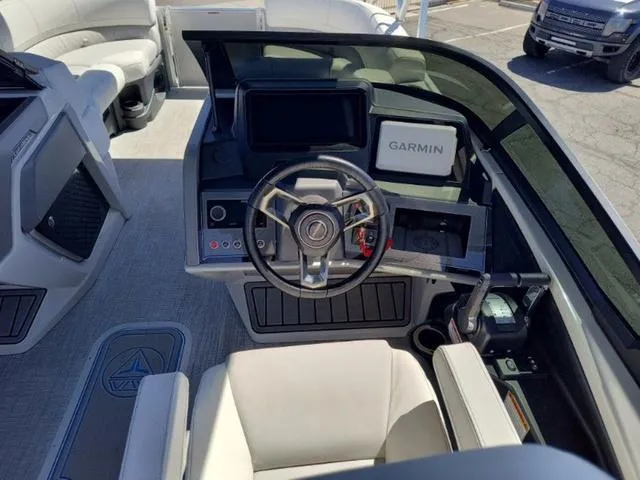 Slide: The Image of Avalon Catalina Quad Lounger Windshield 25 FT 2025 - 12