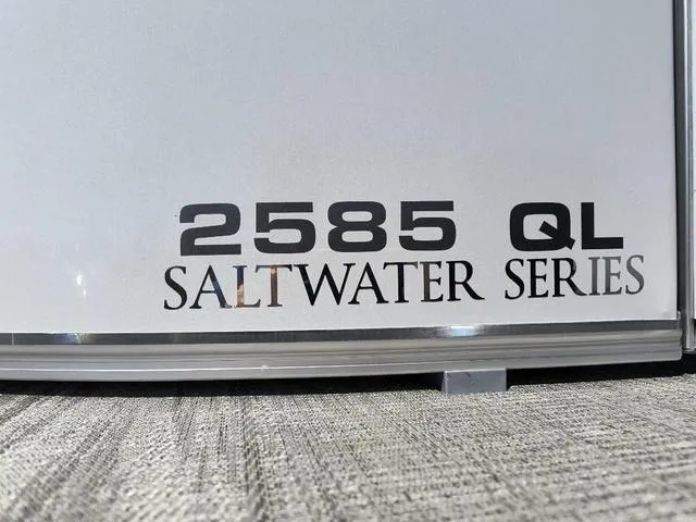 Slide: The Image of Avalon Catalina Quad Lounger Windshield 25 FT 2025 - 7