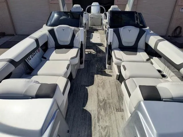 Slide: The Image of Tahoe Grand Tahoe Carbon Quad Lounge Windshield 25 FT 2025 - 14